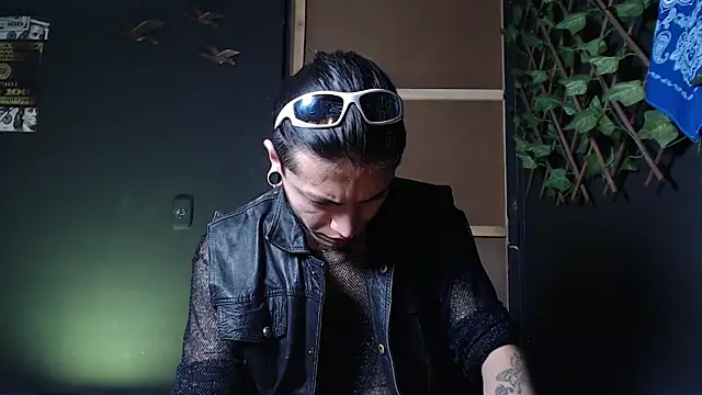 Snapshot of Dicaprioo_ chatting on November 2025 02:55:02 AM Dicaprioo online show from November 2025 02:55:02 AM