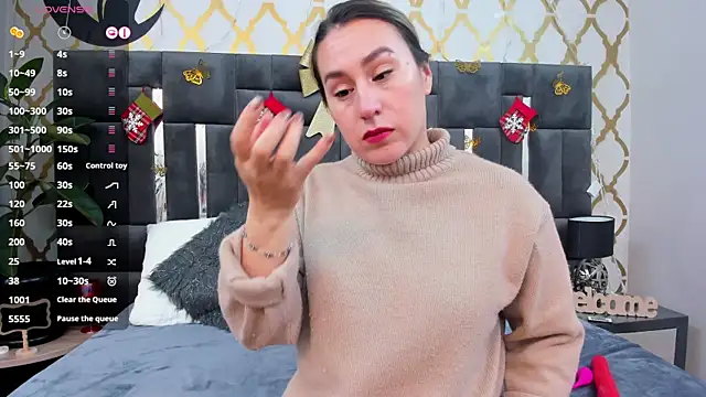 RubbyTaylor online show from November 2025 02:39:02 PM