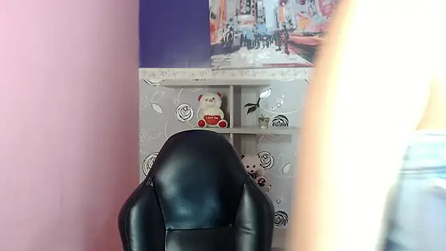 Linda Mattel online show from February 2025 02:58:01 PM