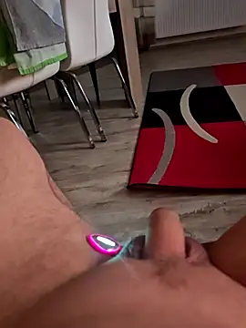 Szeltolo001 online show from April 2026 01:52:01 AM