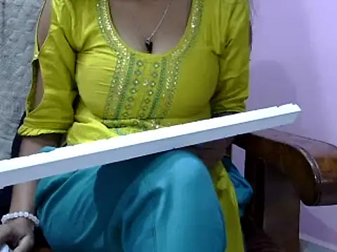 momo lov online show from December 2024 11:06:02 AM