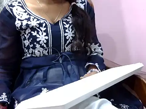 momo lov online show from December 2024 08:26:02 AM