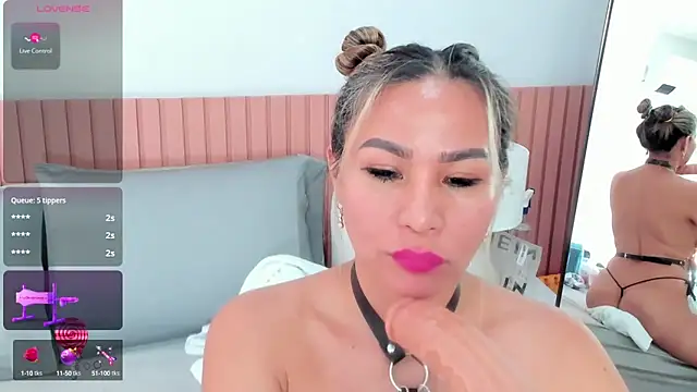 Snapshot of katia_expensive chatting on March 2025 02:35:02 PM katia expensive online show from March 2025 02:35:02 PM