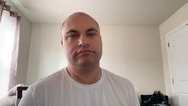 SluggishChase99 online show from April 2026 01:15:01 PM