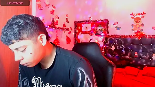 Snapshot of Wiiliam_20 chatting on December 2024 06:57:02 PM Wiiliam 20 online show from December 2024 06:57:02 PM