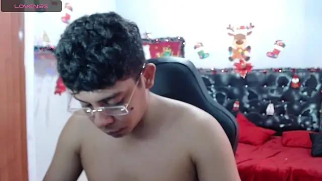 Snapshot of Wiiliam_20 chatting on December 2024 06:23:02 PM Wiiliam 20 online show from December 2024 06:23:02 PM