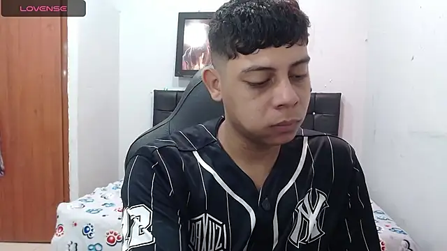 Snapshot of Wiiliam_20 chatting on February 2025 12:50:01 PM Wiiliam 20 online show from February 2025 12:50:01 PM