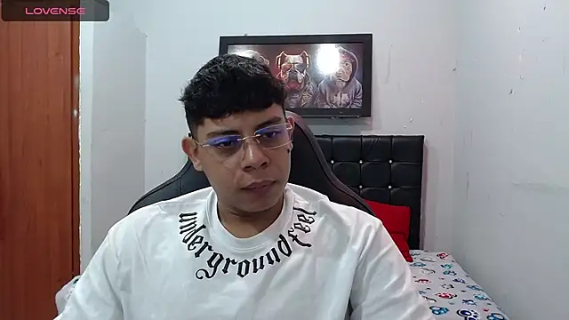 Snapshot of Wiiliam_20 chatting on February 2025 12:21:02 PM Wiiliam 20 online show from February 2025 12:21:02 PM