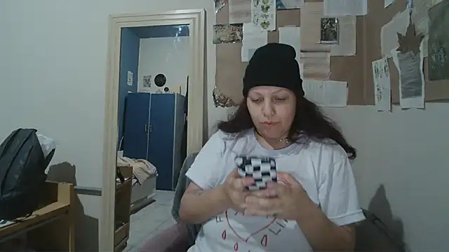 Snapshot of bbyedarling chatting on October 2025 02:45:01 AM bbyedarling online show from October 2025 02:45:01 AM