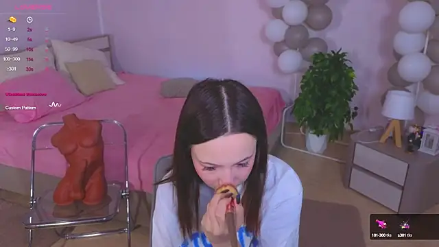 Hayle Hill online show from January 2025 02:26:01 AM