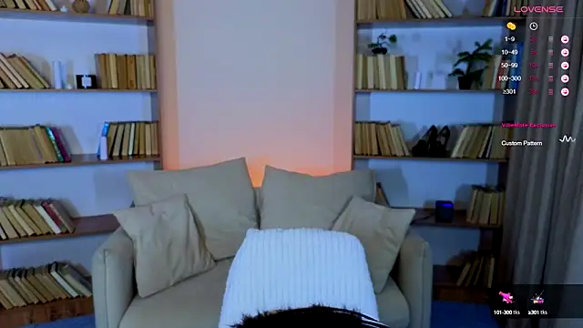 Hayle Hill online show from March 2025 02:19:02 AM