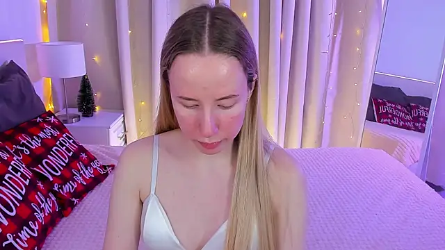 Snapshot of Cassie_Kelman chatting on December 2024 09:11:02 PM Cassie Kelman online show from December 2024 09:11:02 PM