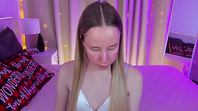 Snapshot of Cassie_Kelman chatting on December 2024 12:14:02 AM Cassie Kelman online show from December 2024 12:14:02 AM