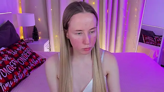 Snapshot of Cassie_Kelman chatting on December 2024 03:16:02 AM Cassie Kelman online show from December 2024 03:16:02 AM