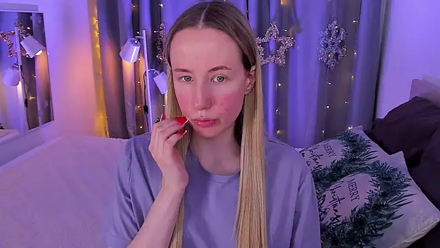 Snapshot of Cassie_Kelman chatting on December 2024 09:11:01 PM Cassie Kelman online show from December 2024 09:11:01 PM