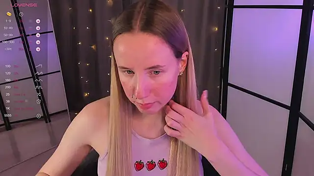 Snapshot of Cassie_Kelman chatting on February 2025 03:01:02 AM Cassie Kelman online show from February 2025 03:01:02 AM