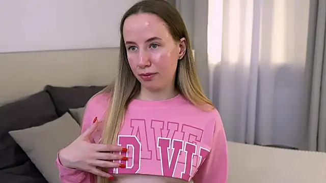 Snapshot of Cassie_Kelman chatting on October 2025 09:04:01 PM Cassie Kelman online show from October 2025 09:04:01 PM