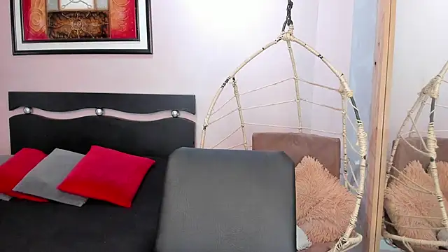  alaiasmile  online show from April 2026 12:04:01 PM