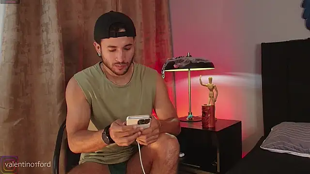 Valentinoford online show from October 2025 08:02:02 PM