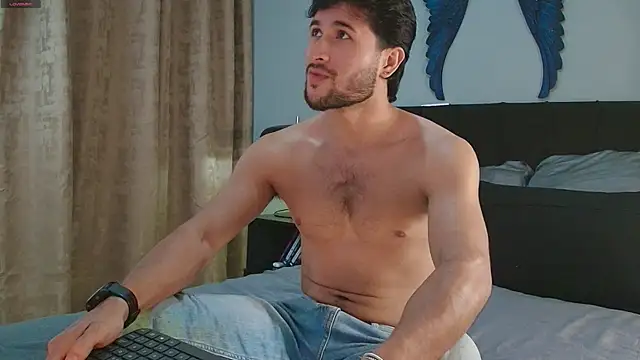 Snapshot of Valentinoford chatting on February 2026 10:30:02 PM Valentinoford online show from February 2026 10:30:02 PM