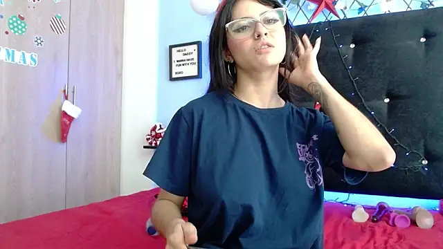 Snapshot of evatits_1 chatting on December 2024 01:00:02 PM evatits 1 online show from December 2024 01:00:02 PM