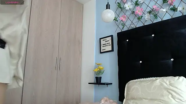 evatits 1 online show from March 2026 01:27:01 PM