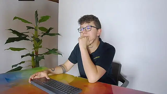 alex noa online show from October 2025 07:26:02 PM