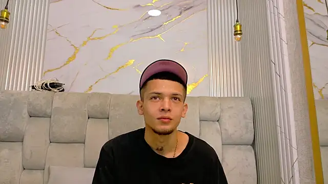 kendalltaylorr online show from November 2025 12:49:01 PM