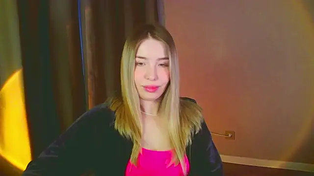 mia raspberrie online show from January 2025 11:12:02 AM