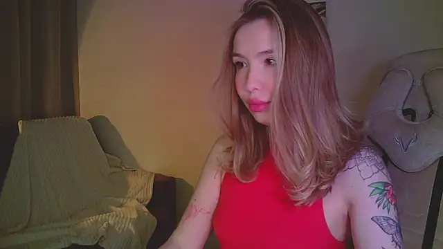 Snapshot of mia_raspberrie chatting on April 2026 08:25:02 PM mia raspberrie online show from April 2026 08:25:02 PM