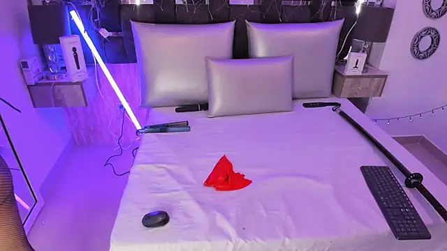 Charlotte Myers online show from January 2025 11:49:02 AM