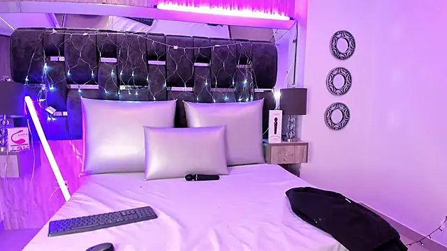 Charlotte Myers online show from January 2025 12:07:02 PM