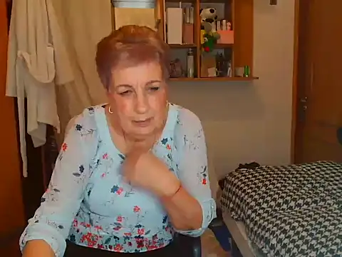 Snapshot of Victoria5643 chatting on February 2025 07:32:02 PM Victoria5643 online show from February 2025 07:32:02 PM