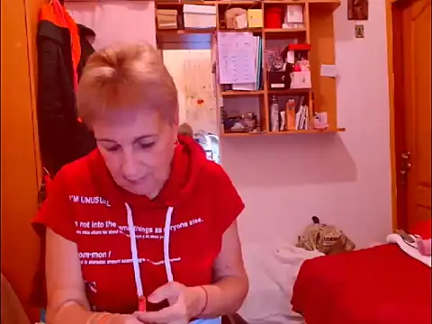 Snapshot of Victoria5643 chatting on October 2025 03:42:02 PM Victoria5643 online show from October 2025 03:42:02 PM