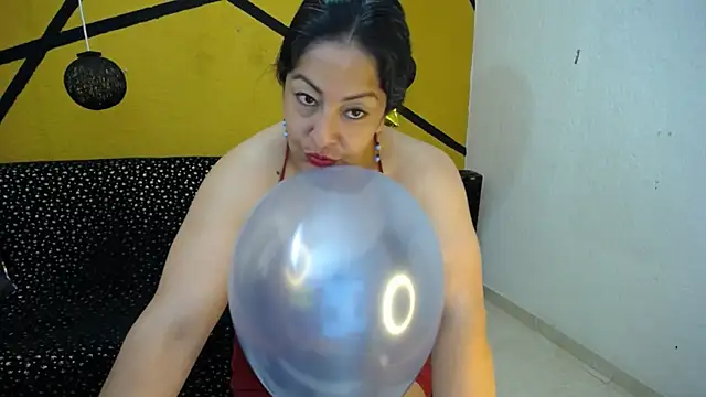 Snapshot of Catalina_JH chatting on January 2025 07:02:02 PM Catalina JH online show from January 2025 07:02:02 PM