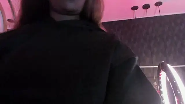 Snapshot of Anneth__M chatting on January 2025 07:45:01 PM Anneth M online show from January 2025 07:45:01 PM