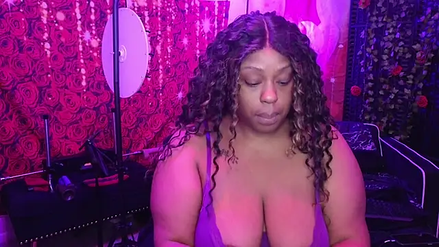 cheriserozequeen online show from April 2026 01:33:02 PM