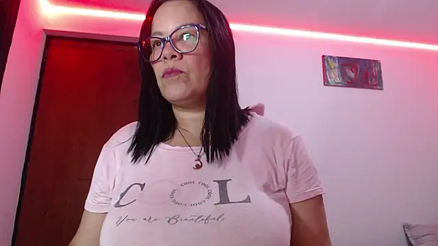 Snapshot of sofia_lopez76 chatting on January 2025 03:39:02 PM sofia lopez76 online show from January 2025 03:39:02 PM
