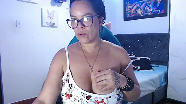 Snapshot of sofia_lopez76 chatting on September 2025 03:13:01 PM sofia lopez76 online show from September 2025 03:13:01 PM