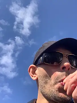 hailzeffn online show from April 2026 02:28:02 PM