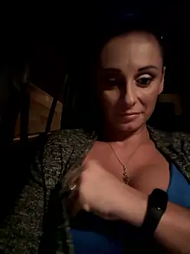 Snapshot of therealbeverlycious chatting on December 2024 08:33:01 PM therealbeverlycious online show from December 2024 08:33:01 PM