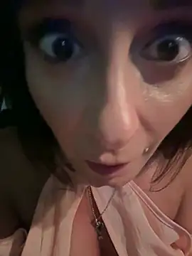 Snapshot of therealbeverlycious chatting on December 2024 08:47:01 PM therealbeverlycious online show from December 2024 08:47:01 PM