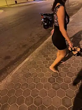 Snapshot of therealbeverlycious chatting on December 2024 11:49:02 PM therealbeverlycious online show from December 2024 11:49:02 PM