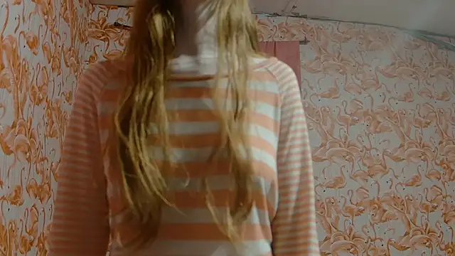 strawberrysmoothie online show from November 2025 10:43:02 PM