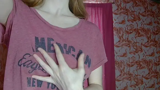 Snapshot of strawberrysmoothie chatting on June 2026 05:01:02 PM strawberrysmoothie online show from June 2026 05:01:02 PM