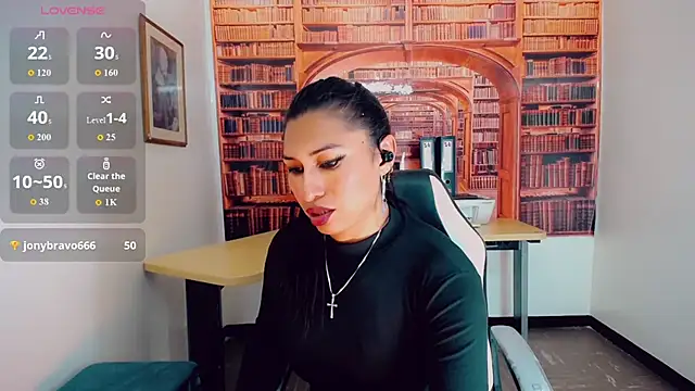 Snapshot of khiara_moretti chatting on December 2024 10:23:02 PM khiara moretti online show from December 2024 10:23:02 PM