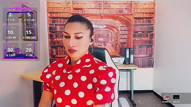 Snapshot of khiara_moretti chatting on February 2025 10:32:01 PM khiara moretti online show from February 2025 10:32:01 PM