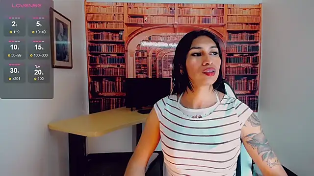 Snapshot of khiara_moretti chatting on February 2025 07:36:01 PM khiara moretti online show from February 2025 07:36:01 PM