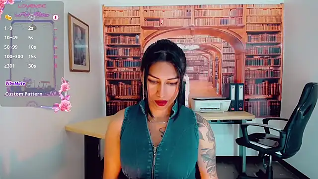 Snapshot of khiara_moretti chatting on March 2025 10:47:01 PM khiara moretti online show from March 2025 10:47:01 PM