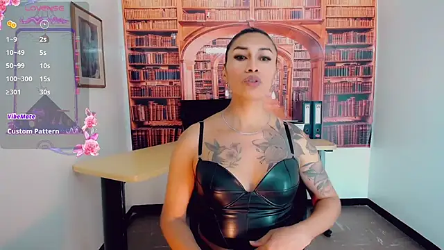 Snapshot of khiara_moretti chatting on March 2025 07:36:01 PM khiara moretti online show from March 2025 07:36:01 PM